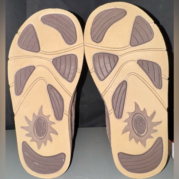 UGG Cargo Ill 5132 Boots in Walnut Brown Suede w/ Cream Shearling Lining size 7 - Picture 16 of 16